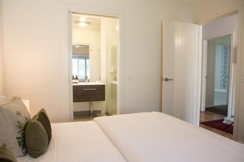 Фотография гостевого дома Furmston House & Studio