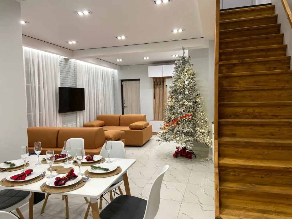 Фотография Коттеджа Частный дом Современный большой дом с баней