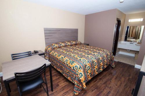 Фотография гостиницы OYO Hotel Houston N Fm-1960 Champions TX