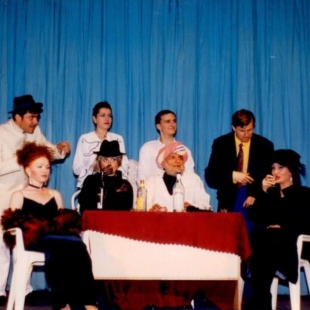 Фотография Киевский театр еврейской песни Нэшомэ