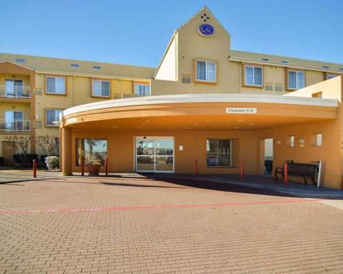 Фотография гостиницы Comfort Suites DFW Airport