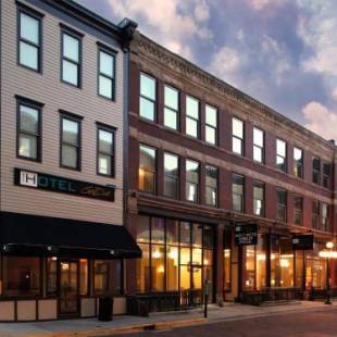 Фотографии гостиницы 
            The Hotel by Gold Dust