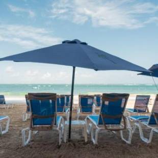 Фотографии апарт отеля
OCEAN VIEW DELUXE SUITE: PVT. BEACH & POOL