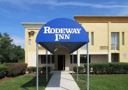 Фотография гостиницы Rodeway Inn Joint Base Andrews Area