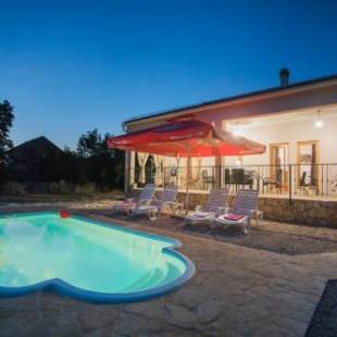 Фотографии гостевого дома
Holiday home with pool Kristal