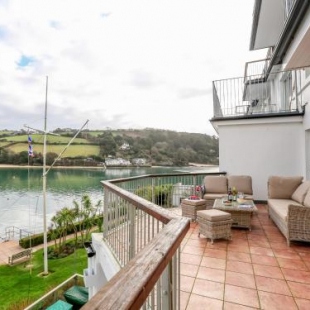 Фотография гостевого дома 22 The Salcombe