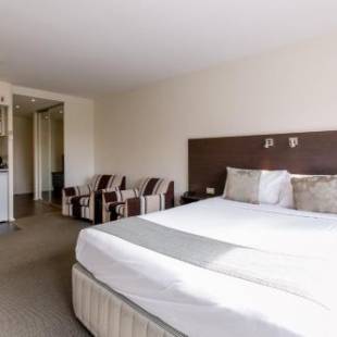 Фотографии апарт отеля 
            St Ives Apartments