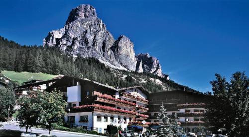 Фотография гостиницы Hotel Miramonti Corvara