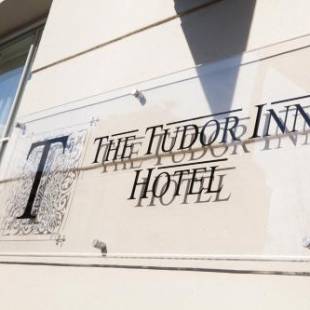 Фотографии гостиницы 
            The Tudor Inn Hotel