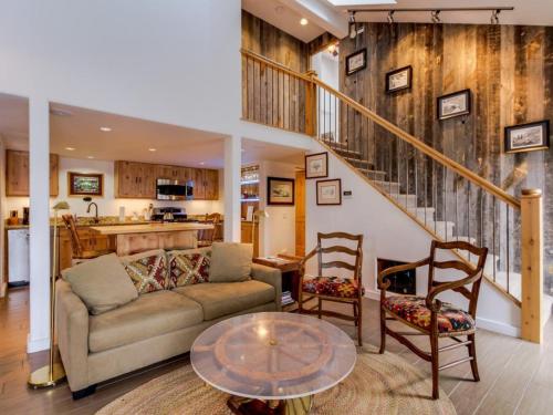 Фотография гостевого дома Walk to River Run Gondola