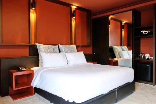Фотография гостиницы Hua Hin Habitat Hotel- SHA Extra Plus