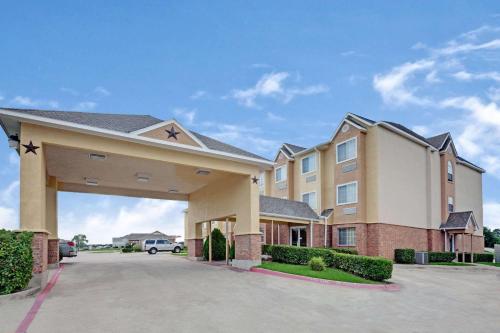 Фотография гостиницы Quality Inn & Suites North Mesquite I-30