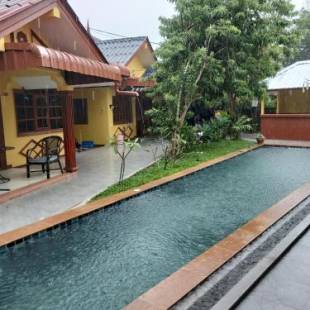 Фотографии гостиницы
OYO 75342 Ban Elephant Blanc Bungalow