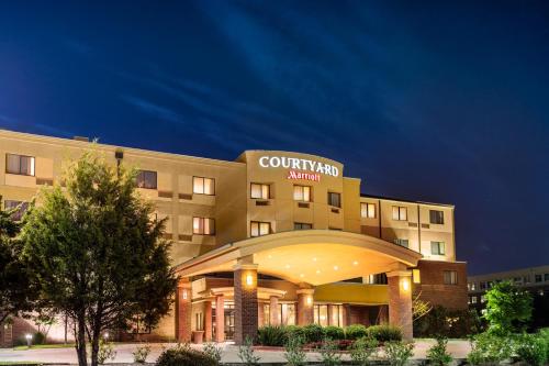 Фотография гостиницы Courtyard by Marriott Denton