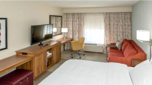 Фотография гостиницы Hampton Inn & Suites Charlotte Airport Lake Pointe