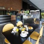 Фотография гостиницы The Originals Access Hôtel Bordeaux Aéroport