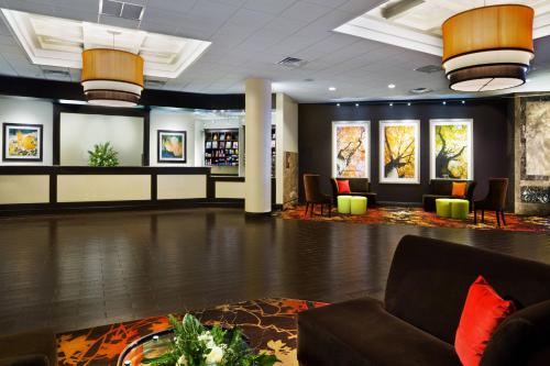 Фотография гостиницы Sheraton Springfield Monarch Place Hotel
