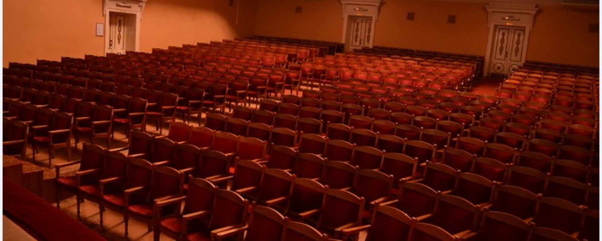 Фотографии концертного зала ДК Волгоградгидрострой Большой зрительный зал