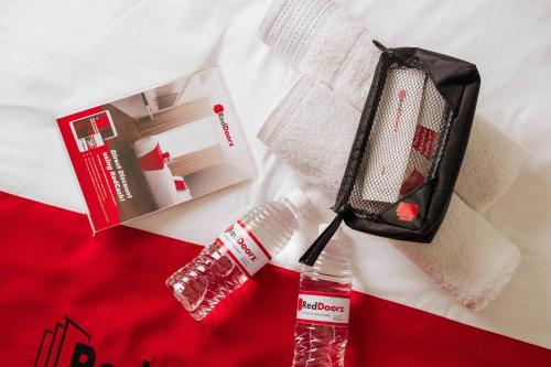 Фотография гостиницы RedDoorz Plus Villa Gloria Taguig - Vaccinated Staff