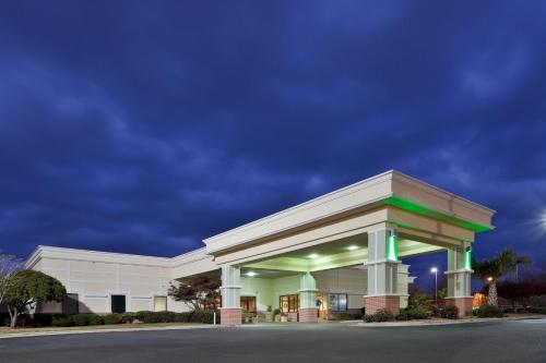 Фотография гостиницы Holiday Inn Lumberton, an IHG Hotel