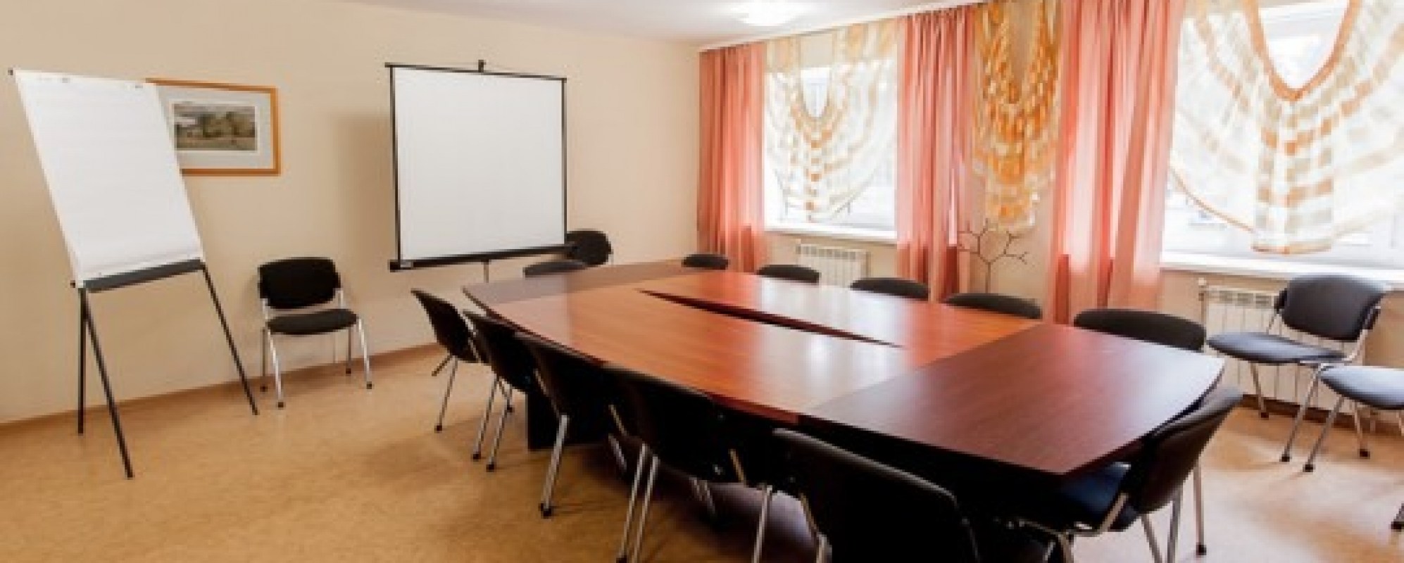 Фотографии комнаты для переговоров Переговорная комната Иволга