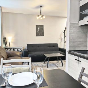 Фотография квартиры Квартира СУПЕРЦЕНТР!ПЛОЩАДЬ ПОБЕДЫ,ЗЫБИЦКАЯ, трёшка с балконом