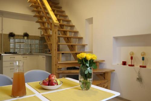 Фотографии гостевого дома
Fagaras Cosy Flat, king bed & double sofa bed WiFi