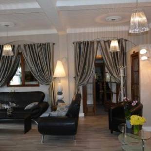 Фотографии гостиницы 
            Hotel Le Saint-Yves