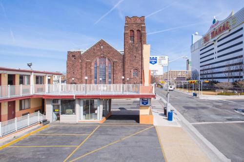 Фотография мотеля Atlantic Motor Inn Near Boardwalk