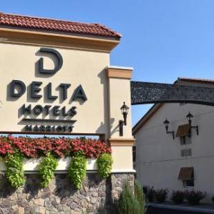 Фотографии гостиницы 
            Delta Hotels by Marriott Indianapolis East