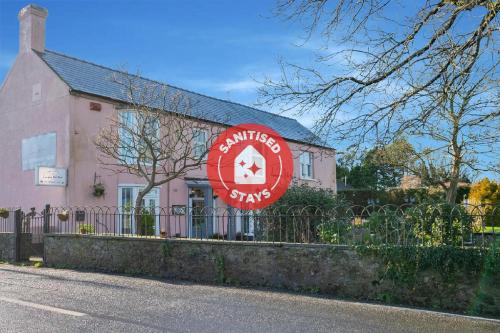 Фотография гостиницы OYO Lamphey Hall Hotel