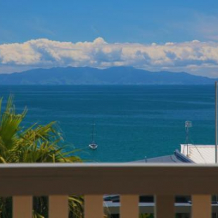 Фотография гостевого дома THE WAIHEKE PAD - in the heart of Oneroa!