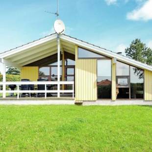 Фотографии гостевого дома
Three-Bedroom Holiday home in Juelsminde 17