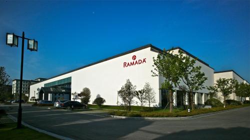 Фотография гостиницы Ramada Suzhou Luzhi