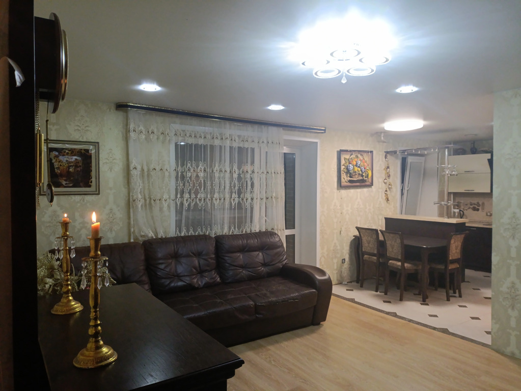 Фотография квартиры Квартира Четырёхкомнатная на улице Комиссарова