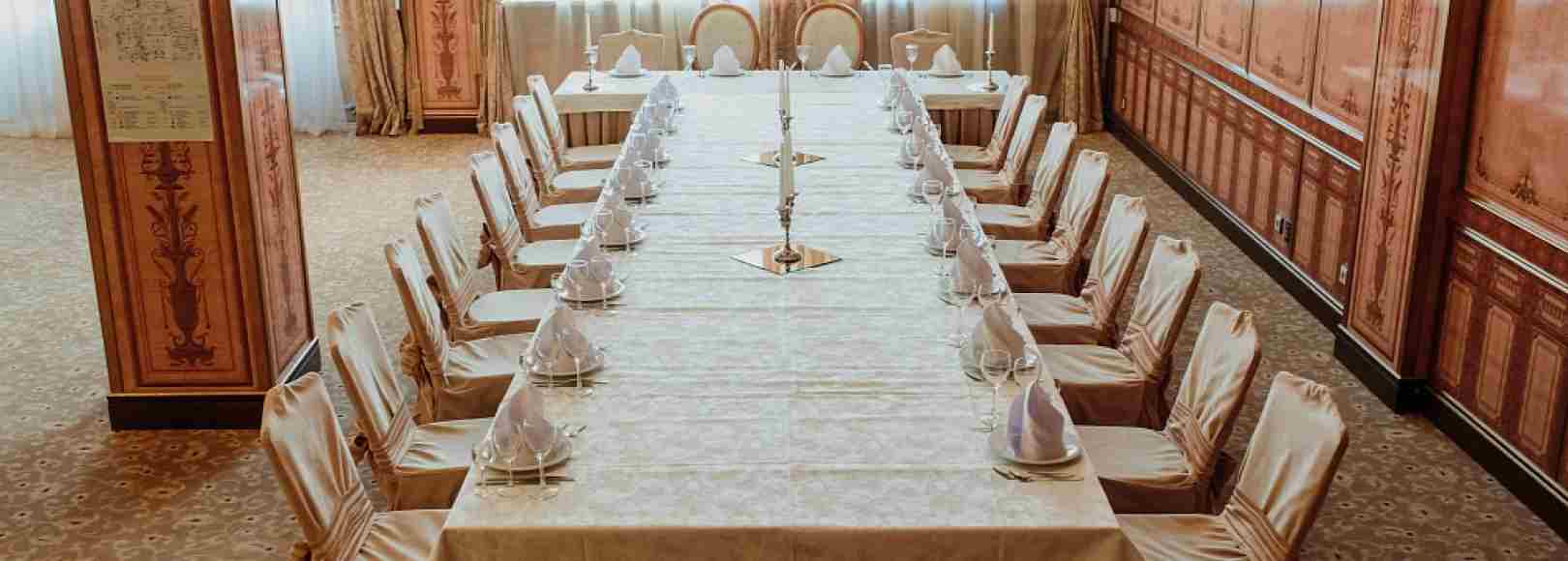 Фотография конференц-зала Азнавур