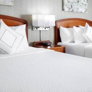 Фотографии гостиницы 
            Courtyard Edison Woodbridge