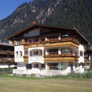 Фотографии гостиницы
Wohlfühl Hotel Robert - Ihr Bed & Breakfast in Mayrhofen