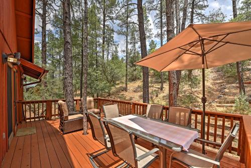 Фотография гостевого дома Prescott Cabin with Beautiful Forest Views and Deck!