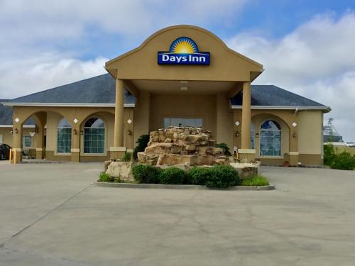 Фотография мотеля Days Inn by Wyndham Robstown