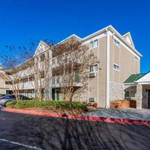 Фотографии мотеля 
            HomeTowne Studios by Red Roof Atlanta - Chamblee