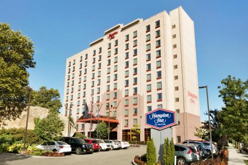 Фотография гостиницы Hampton Inn New York - LaGuardia Airport