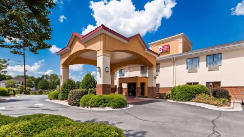 Фотография гостиницы Best Western Plus Suites Greenville