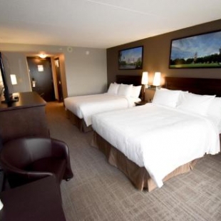 Фотография гостиницы Canad Inns Destination Centre Club Regent Casino Hotel