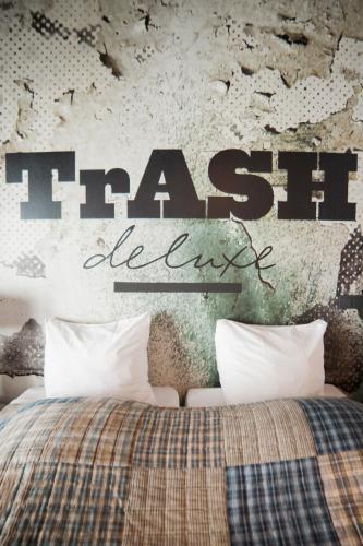 Фотография гостиницы Hotel Trash Deluxe