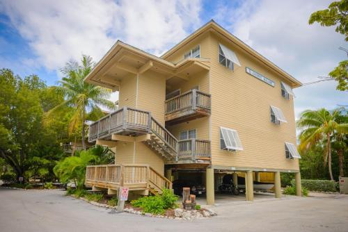 Фотография гостиницы Coconut Mallory Resort and Marina