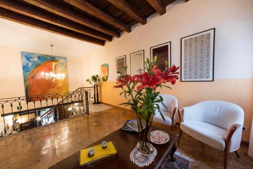 Фотография гостевого дома Locanda Art Deco