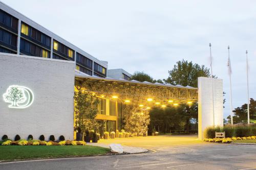 Фотография гостиницы DoubleTree by Hilton Hotel & Executive Meeting Center Somerset