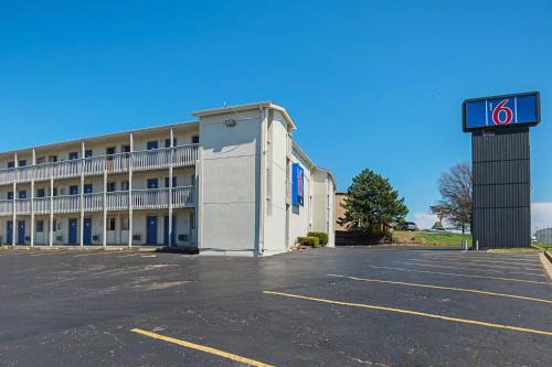 Фотография гостиницы Motel 6-Blue Springs, MO