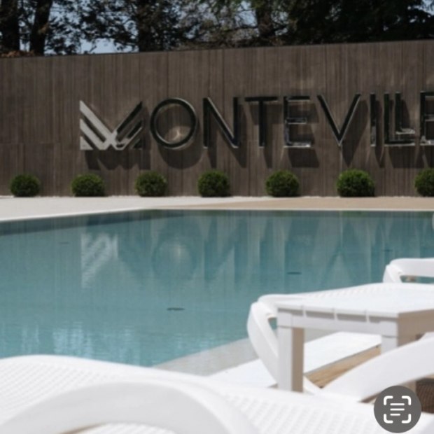 Фотографии квартиры 
            Апартаменты Аппарт 074 с выходом к бассейну